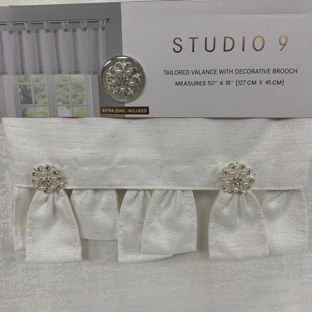 Studio 9 Tailored Valance with Decorative Brooch 50” x 18” - White